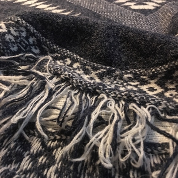 Grey/white shawl Xs - Picture 4 of 5